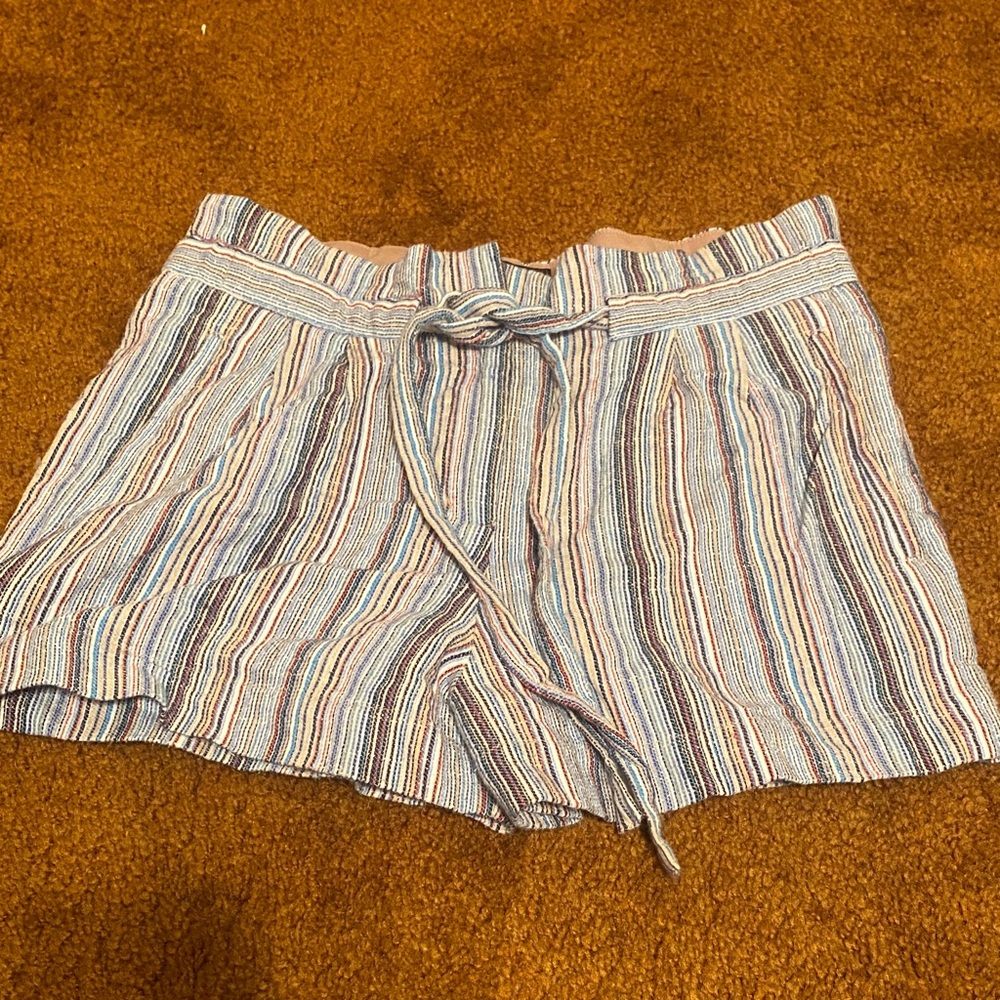 BCBGMAXAZARIA. Women’s shorts.